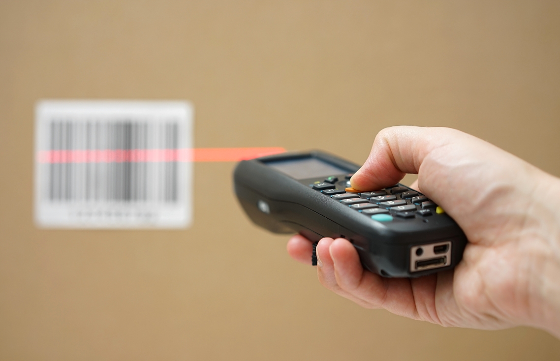 Scanning boxes ready to ship